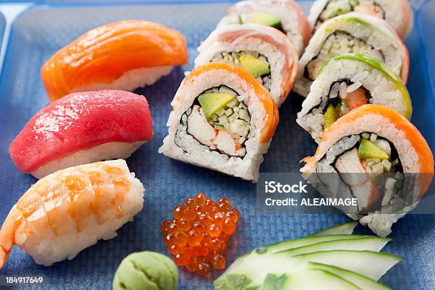 Sushi - Fotografias de stock e mais imagens de Alimentação Saudável - Alimentação Saudável, Almoço, Arroz - Alimento Básico