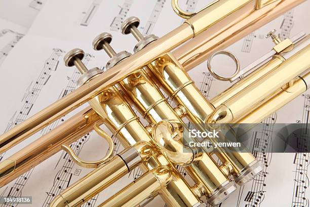 Trumpet Zbliżenie - zdjęcia stockowe i więcej obrazów Bez ludzi - Bez ludzi, Bliskie zbliżenie, Brass Band