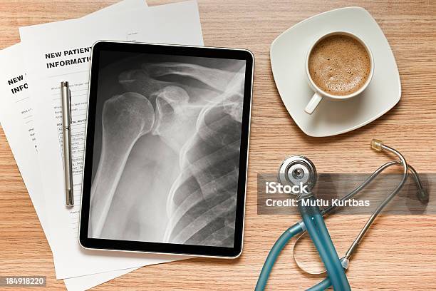 Digitale Hospital Stockfoto und mehr Bilder von Laptop - Laptop, Röntgenbild, Arzt