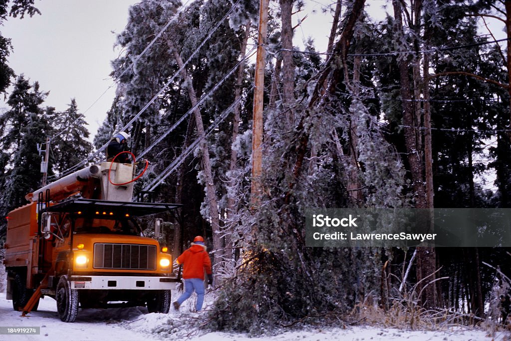 power company winter storm Reparaturarbeiten - Lizenzfrei Eissturm - Wetter Stock-Foto