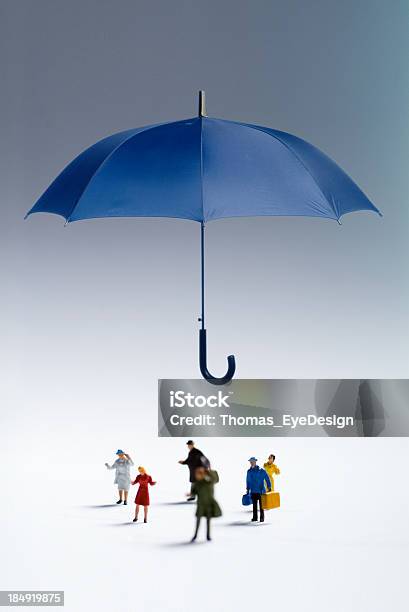 Guardachuva De Protecção - Fotografias de stock e mais imagens de Guarda-chuva - Guarda-chuva, Criação Digital, Proteção