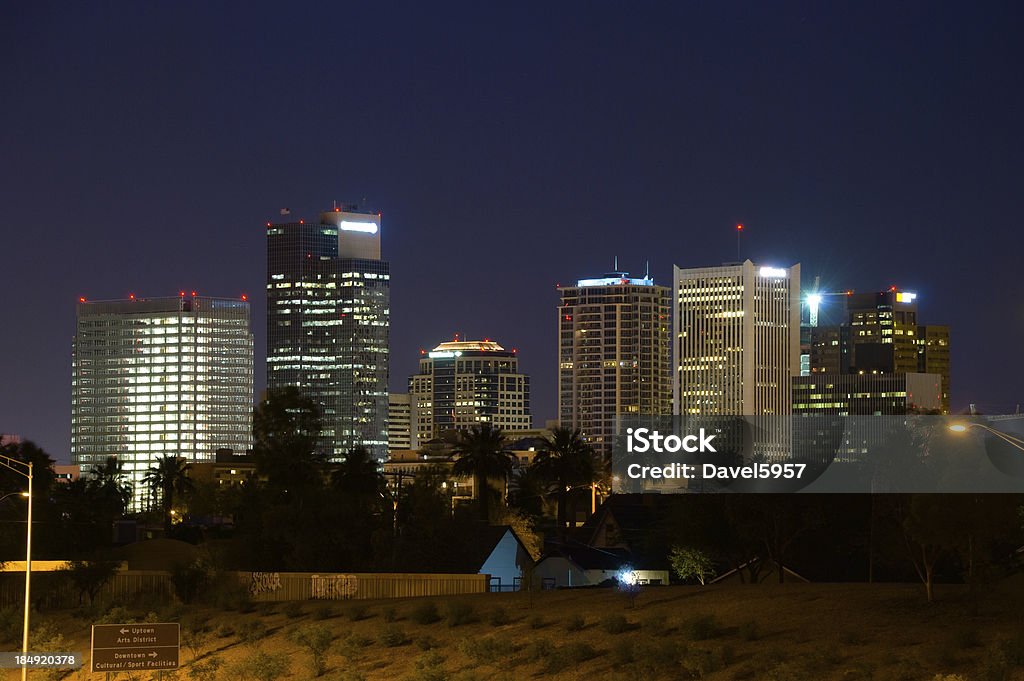 Phoenix skyline w nocy - Zbiór zdjęć royalty-free (Phoenix - Stan Arizona)