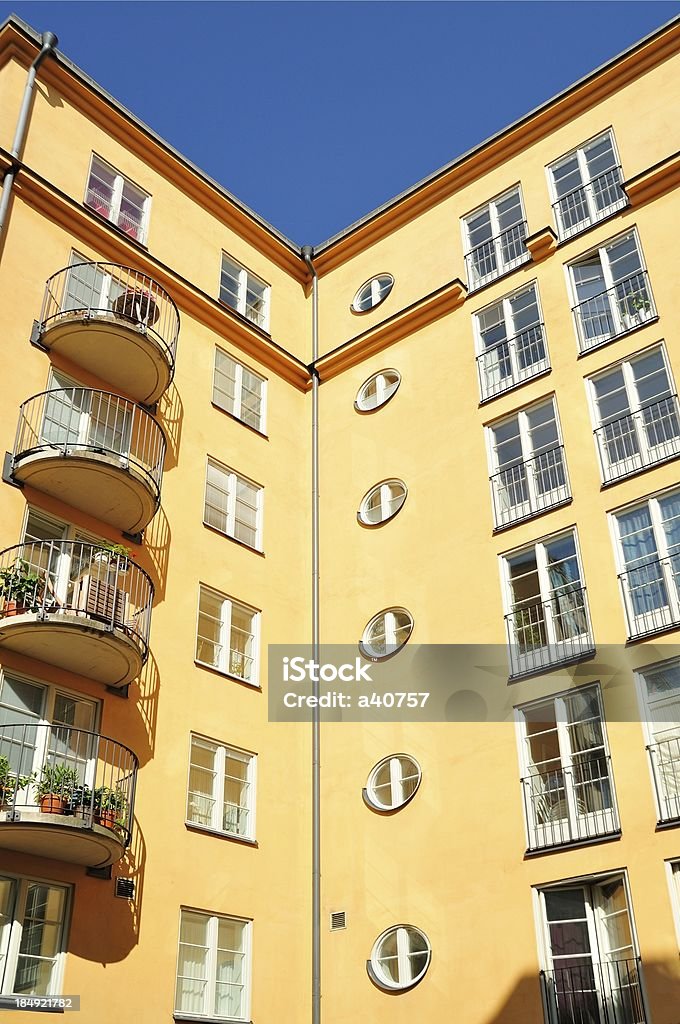 Ventanales y balcones - Foto de stock de Arquitectura libre de derechos