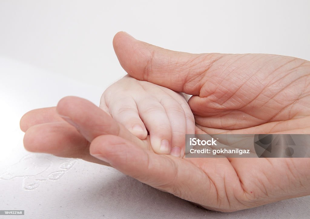 baby руки - Стоковые фото Большой палец руки роялти-фри