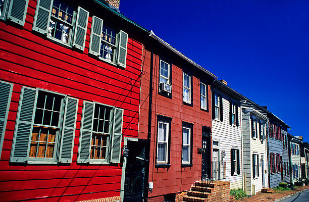 istock Colorful Houses 184922370