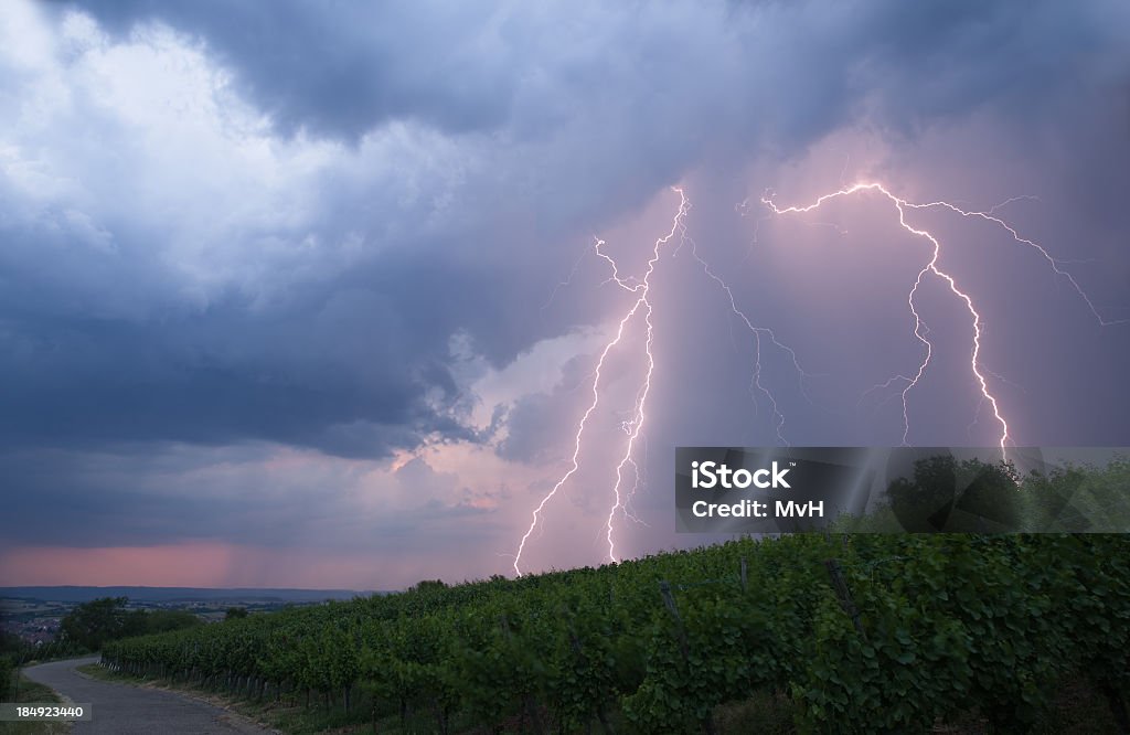 Blitz Sturm in der Dämmerung - Lizenzfrei Abenddämmerung Stock-Foto