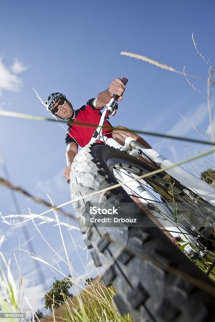 Ciclista di Mountain bike - Foto stock royalty-free di Abbigliamento sportivo