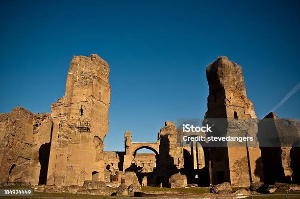 Le Terme Di Caracalla Roma - Fotografie stock e altre immagini di Acqua - Acqua, Adulazione, Arco - Architettura