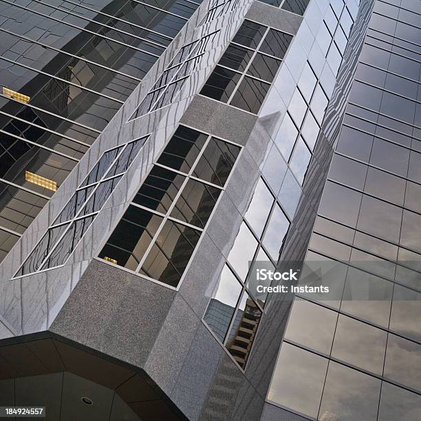 Downtown District Stockfoto und mehr Bilder von Architektur - Architektur, Aufnahme von unten, Außenaufnahme von Gebäuden