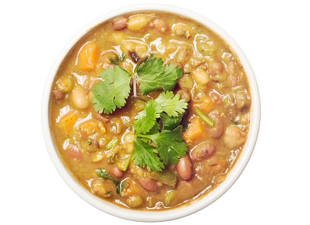 las lentejas y sopa de verduras - cooked soup food bowl fotografías e imágenes de stock