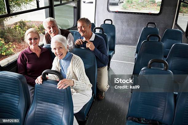 Senioren In Shuttlebus Stockfoto und mehr Bilder von Alter Erwachsener - Alter Erwachsener, Bus, Shuttle-Bus