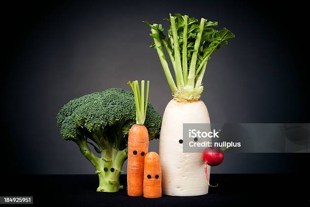Warzywa Z Oczami - zdjęcia stockowe i więcej obrazów Brokuł - Brokuł, Oko, Ujęcie studyjne