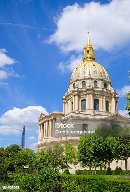 Foto de Mansarts Dome No Les Invalides Em Paris França e mais fotos de stock de Arbusto - Arbusto, Arquitetura, Bairro dos Inválidos