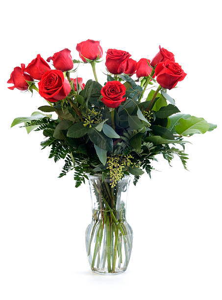 une douzaine de roses rouges - dozen roses rose flower arrangement red photos et images de collection