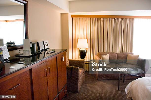 Hotelzimmer Stockfoto und mehr Bilder von Hotelzimmer - Hotelzimmer, Tisch, Alles hinter sich lassen