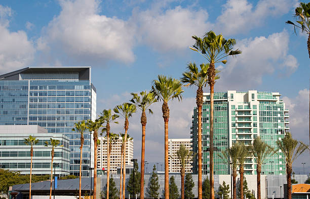 edificios en irvine - california fotografías e imágenes de stock