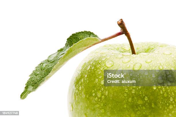 グリーンアップル - リンゴのストックフォトや画像を多数ご用意 - リンゴ, 水, しずく
