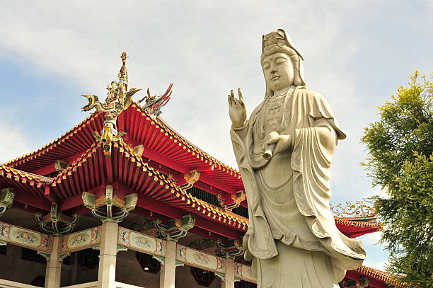mercy の女神 - temple singapore city singapore buddhism ストックフォトと画像