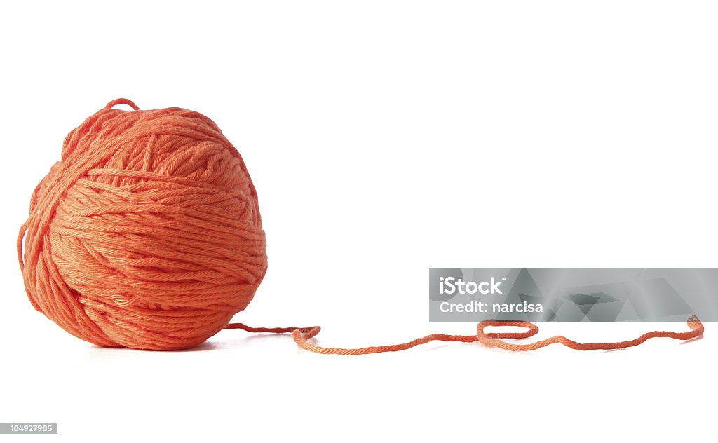 Оранжевый мяч пряжи - Стоковые фото Шерсть роялти-фри