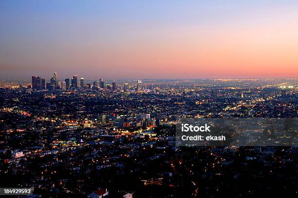 City Of Lights - Fotografias de stock e mais imagens de Anoitecer - Anoitecer, Ao Ar Livre, Arranha-céu