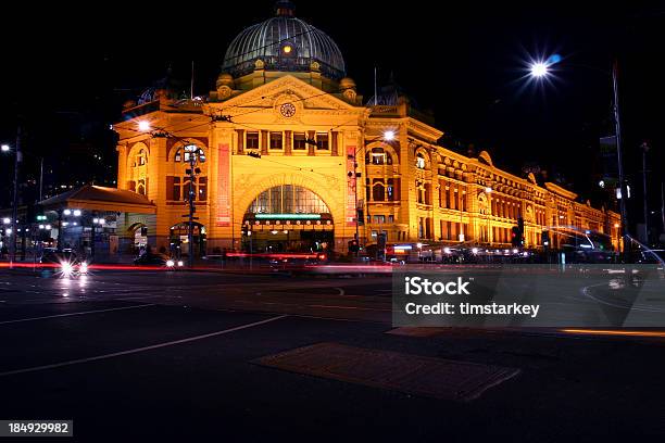 Photo libre de droit de Melbourn De La Gare Ferroviaire banque d'images et plus d'images libres de droit de Collins Street - Collins Street, Melbourne - Australie, Australie