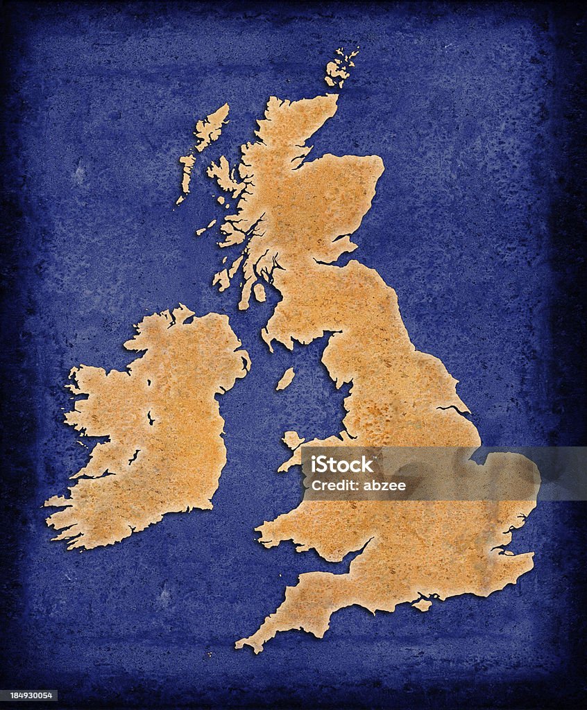 Arrugginito profilo del Regno Unito su sfondo blu grunge - Foto stock royalty-free di Blu