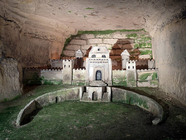 catacombe loro sepoltura di parigi francia - catacomb foto e immagini stock