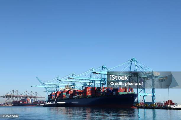 Frachtschiff Im Hafen Von Los Angeles Stockfoto und mehr Bilder von Behälter - Behälter, Blau, Container