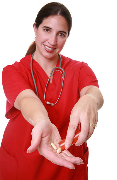medicamentos - stethoscope human hand doctor handcarves - fotografias e filmes do acervo