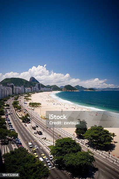 Foto de Praia De Copacabana e mais fotos de stock de Copacabana - Copacabana, Praia, América do Sul