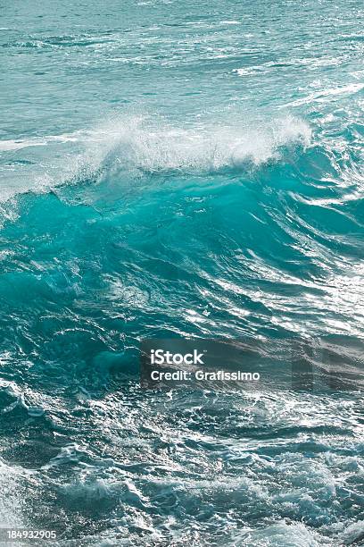 Zielona Fala Wody Oceanu - zdjęcia stockowe i więcej obrazów Bańka - Bańka, Bez ludzi, Chlapać