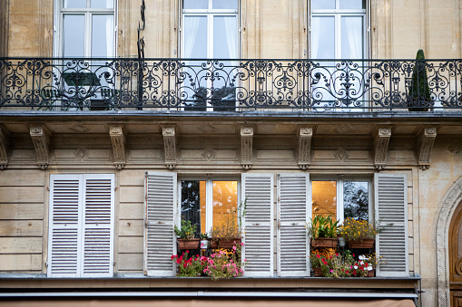 Zinc roof with slates and its balcony