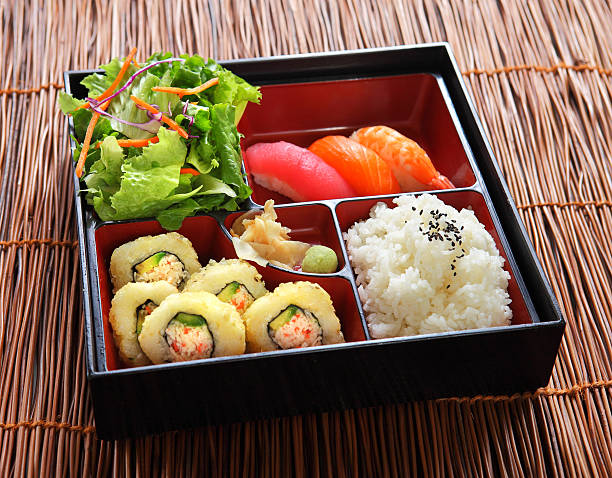 boîte déjeuner japonais - japanese bento photos et images de collection
