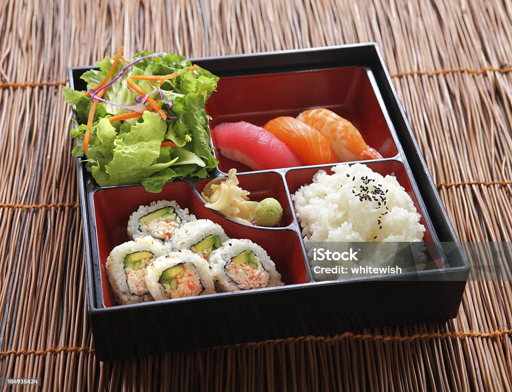 Boîte déjeuner japonais - Photo de Plateau à compartiments libre de droits