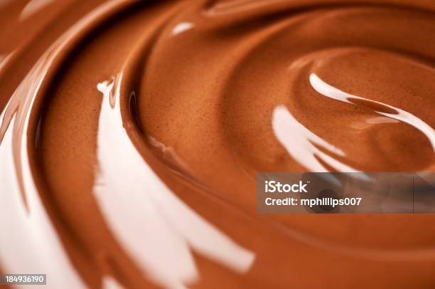 Fondo De Chocolate Foto de stock y más banco de imágenes de Fondue de chocolate - Fondue de chocolate, Primer plano, Chocolate