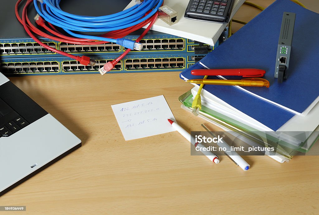 Ingénieur au travail - Photo de Bureau - Ameublement libre de droits