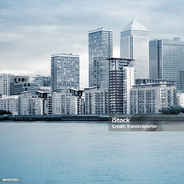 Londres Aço Skyline De Canary Wharf - Fotografias de stock e mais imagens de Alto - Descrição Física - Alto - Descrição Física, Ao Ar Livre, Arranha-céu
