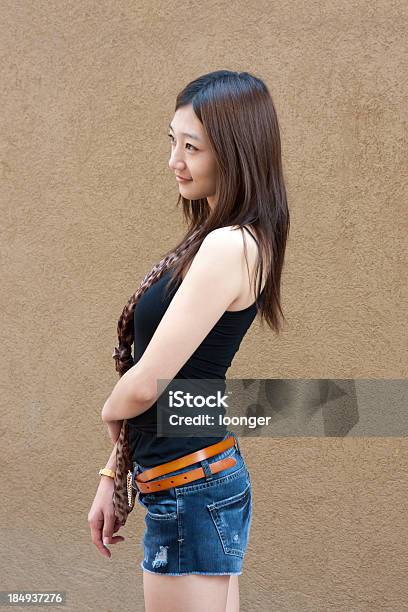 Menina Moda Elegante Oriental - Fotografias de stock e mais imagens de Cinto - Cinto, Ficar de Pé, Mulheres