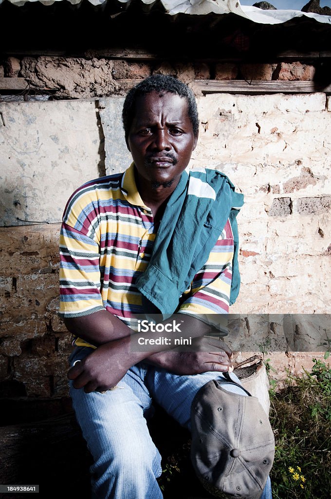 Pobres homem africano - Foto de stock de 40-44 anos royalty-free