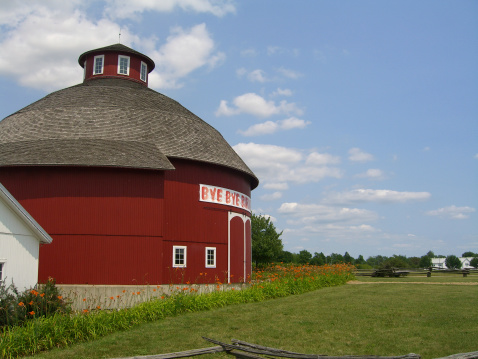 a round barn in Amish country Indianafarmers thinking outside the box