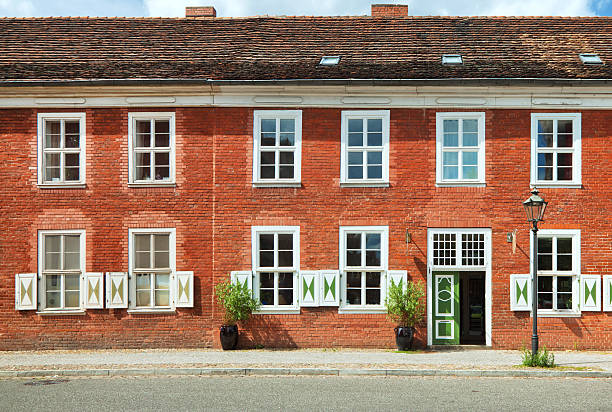 fachada de la casa - row house townhouse house in a row fotografías e imágenes de stock