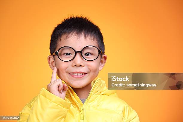 Портрет Азиатских Мальчик 6 Лет — стоковые фотографии и другие картинки 6-7 лет - 6-7 лет, Азиатского и индийского происхождения, В помещении