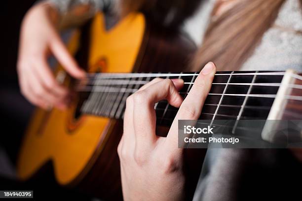 Guitar Player Foto de stock y más banco de imágenes de Adulto - Adulto, Armonía - Concepto, Arte cultura y espectáculos