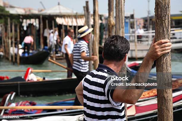 Venezia Gondolieri - Fotografie stock e altre immagini di Gondoliere - Gondoliere, Tutti i tipi di top, Acqua