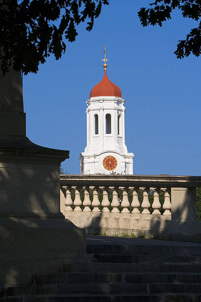 universidade de harvard's dunster house red dome cupola - dunster house - fotografias e filmes do acervo