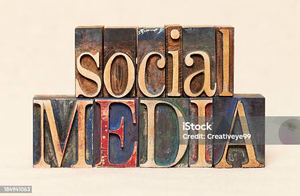 Media Społecznościowych - zdjęcia stockowe i więcej obrazów Alfabet - Alfabet, Bejca, Bez ludzi