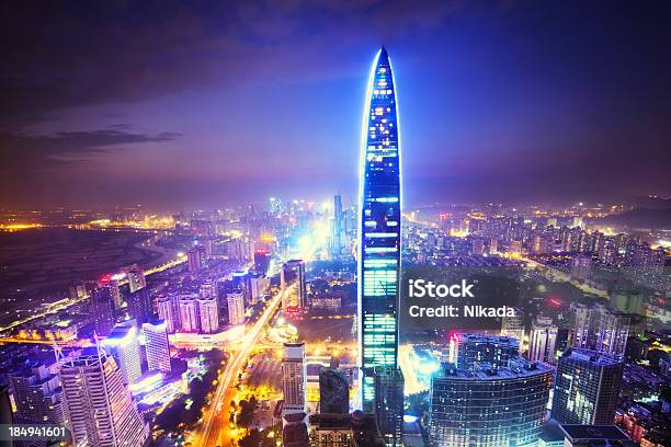 China Megacity Shenzhen Foto de stock y más banco de imágenes de Aire libre - Aire libre, Alto - Descripción física, Anochecer