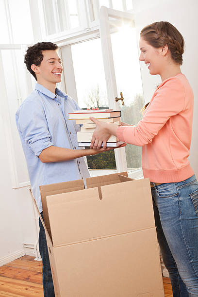 istock Couple moving house 184941650