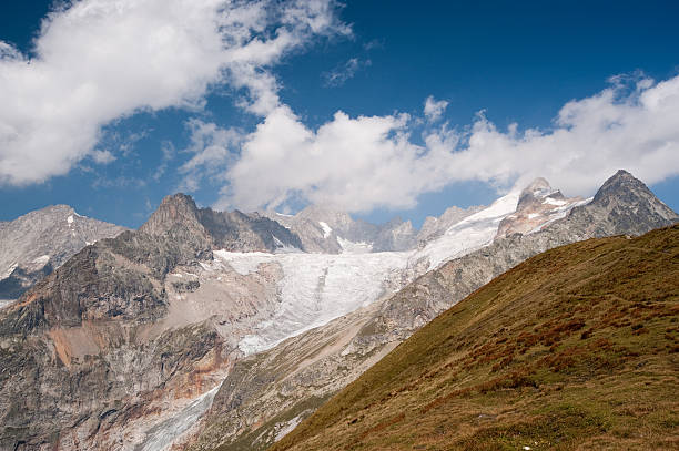 istock Hiking Along the TMB 184941777