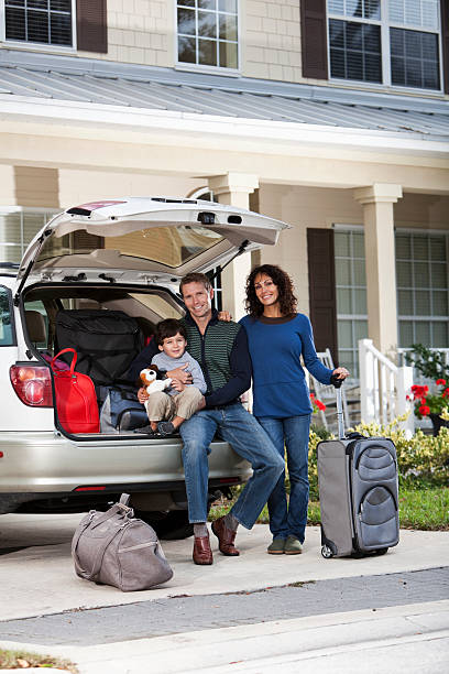 istock Family going on road trip 184942166